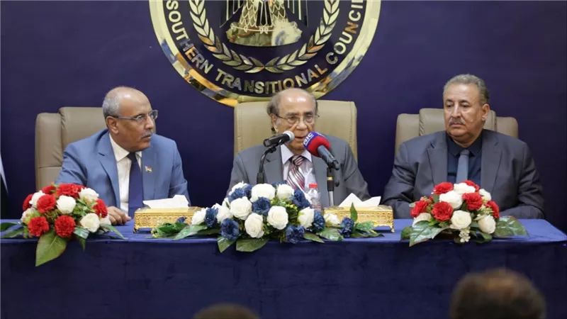 القائم بأعمال رئيس المجلس يستقبل دولة الرئيس حيدر  العطاس
