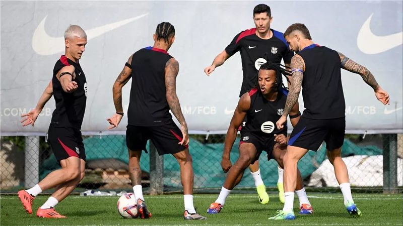 برشلونة يتأهب لخوض مواجهة ريال مدريد المرتقبة