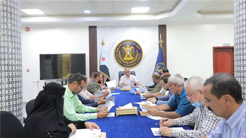 الأمانة العامة تناقش تقرير المشهد الاقتصادي والخدمي في العاصمة عدن ومحافظات الجنوب