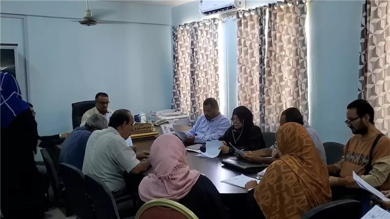 تنفيذي التواهي يناقش تحسين الخدمات وتحقيق أداء فعال للمكاتب بالمديرية 