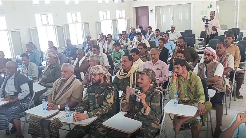 ندوة سياسية لرفع الوعي بين أوساط المجتمع بمديرية بيحان