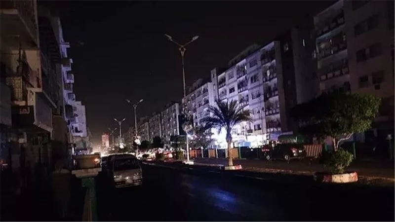 انقطاع الكهرباء بعدن.. أزمة مستمرة دون حلول 