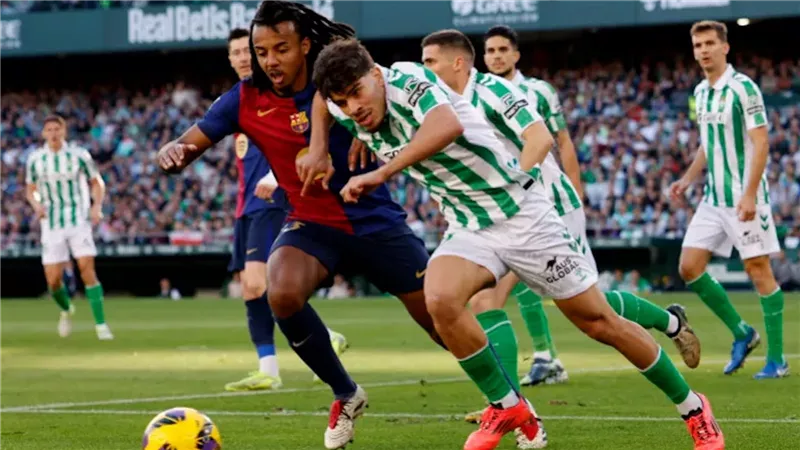 برشلونة يتعادل مع بيتيس في الجولة الـ16 من الدوري الإسباني لكرة القدم 