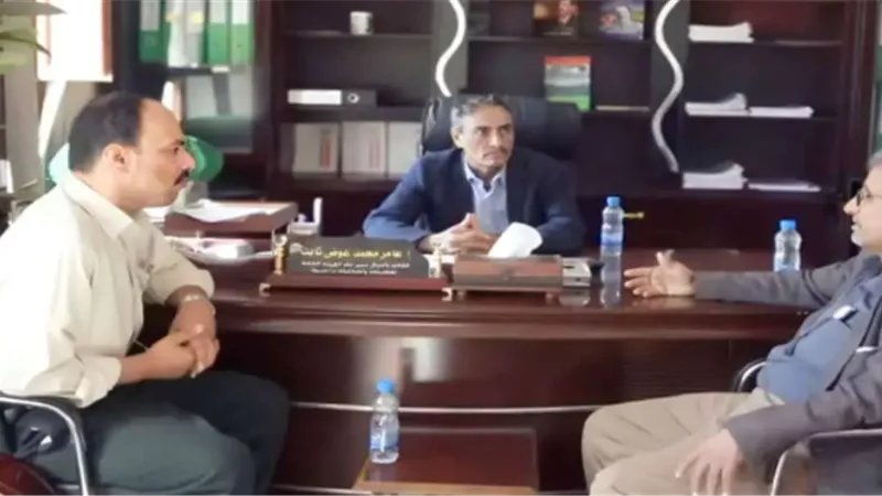 هشلة يشيد بخدماتها الإدارية والتقاعدية لموظفي الدولة بشبوة