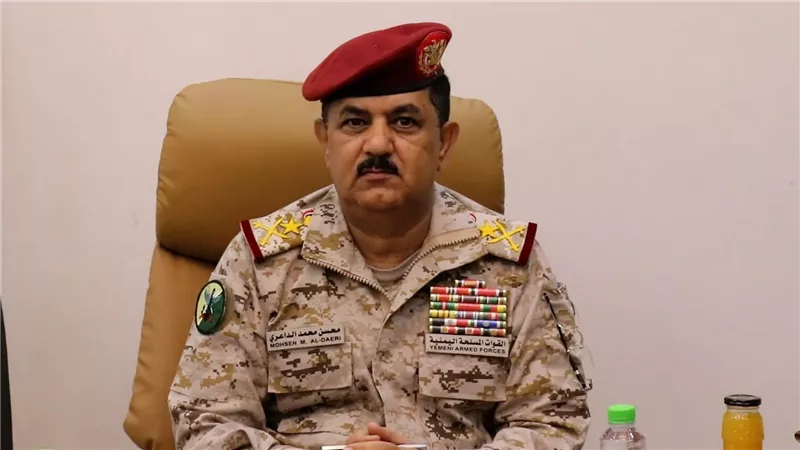 وزير الدفاع يلتقي السفير الليبي في عدن لتعزيز العلاقات الأخوية