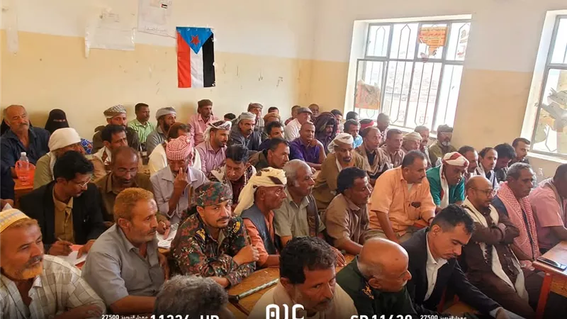 في محطته الأخيرة بلحج.. فريق التواصل يبحث مع أبناء كرش تحسين الأوضاع بالمديرية 