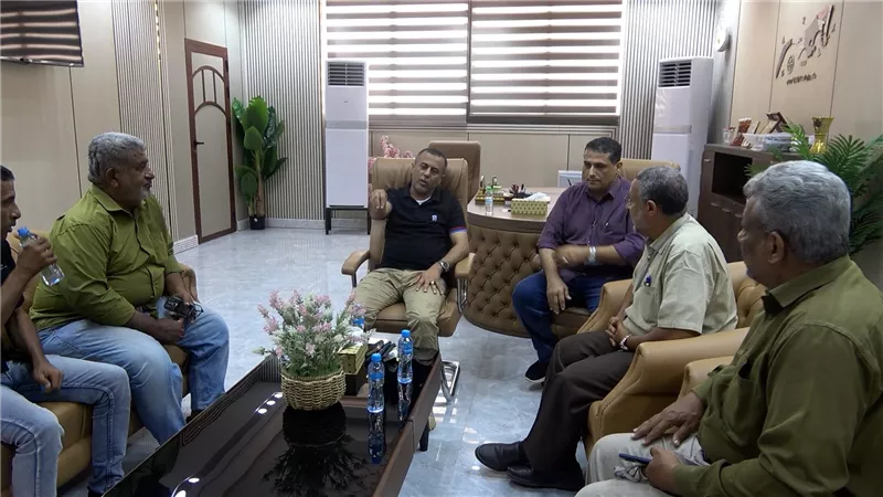 مدير عام الصناعة والتجارة يشدد على ضبط الأسعار في مديرية المعلا 