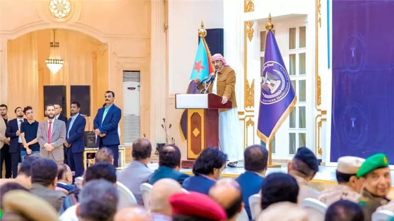 في لقاء موسع بعدن.. الرئيس الزُبيدي: النهوض بهذه المدينة واجب وطني يتطلب تعزيز العمل المؤسسي ومكافحة الفساد