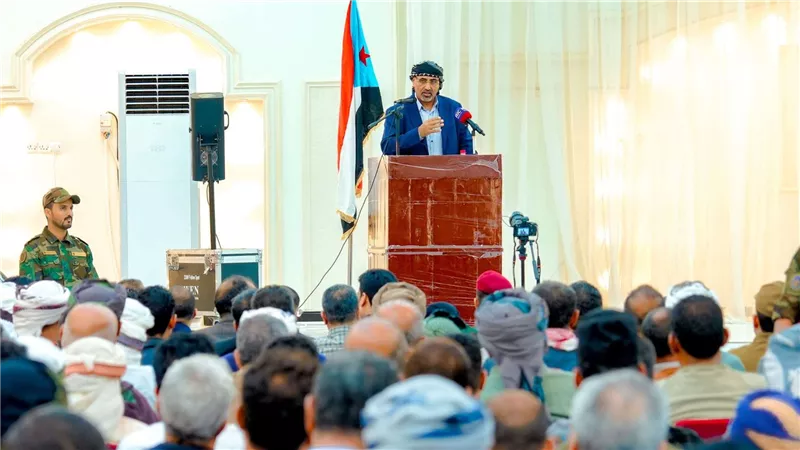 عاجل| في لقاء موسع بمحافظة أبين.. الرئيس الزُبيدي: أبين خاصرة الجنوب وقلبه النابض وستبقى رمزًا للصمود والتحدي في وجه الإرهاب 