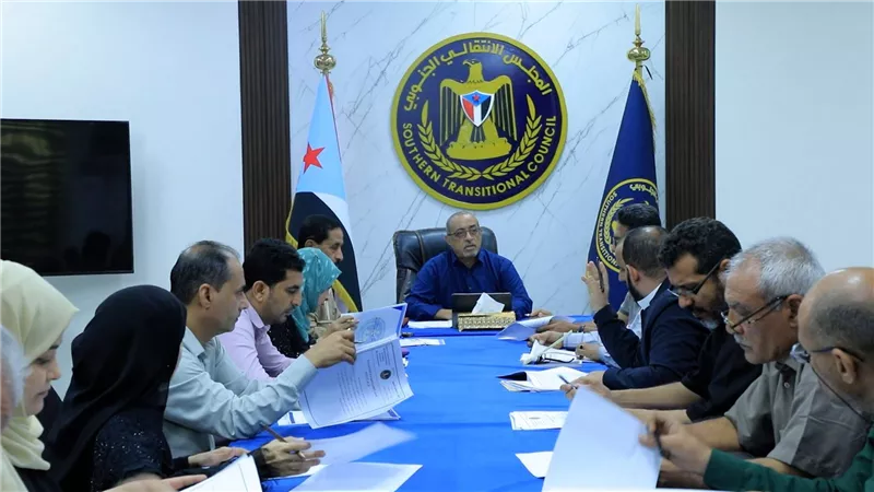 الأمانة العامة تناقش تقرير تقييم مستوى تنفيذ دوائرها للمهام والاختصاصات خلال الفصل الأول