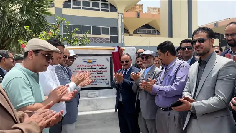وزير النقل ورئيس الهيئة العامة للطيران يضعان حجر الأساس لمشروع مبنى الهيئة