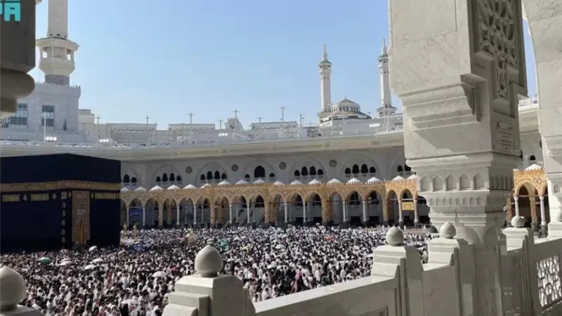 السعودية تعلن نجاح خطتها التشغيلية في ليلة 27 من شهر رمضان بالحرمين الشريفين