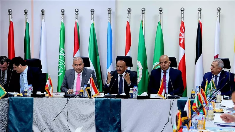 وزير النقل يزور فرع الأكاديمية العربية للعلوم والتكنولوجيا والنقل البحري بمصر 