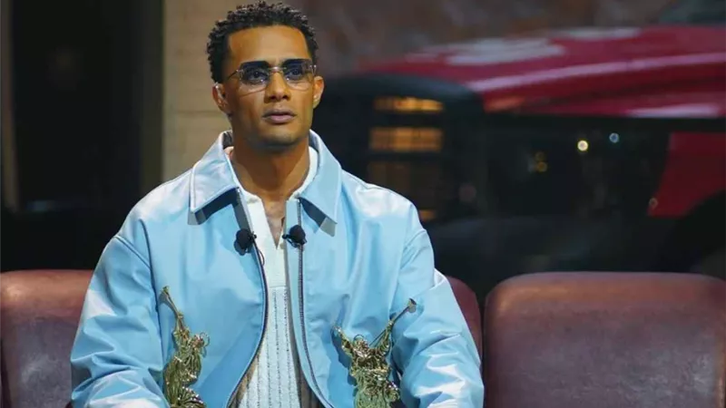 محمد رمضان يفاجئ متابعيه.. ويغير اسمه إلى «MR 1»