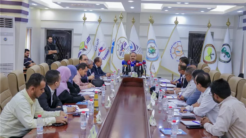 وزير النقل يترأس اجتماع اللجنة العليا لتنسيق خطة الطوارئ لمواجهة تلوث البيئة البحرية.