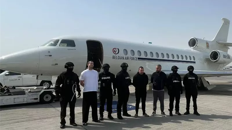 شرطة دبي تسلم ثلاثة مطلوبين دوليا إلى بلجيكا بتهم تتعلق بالجريمة المنظمة