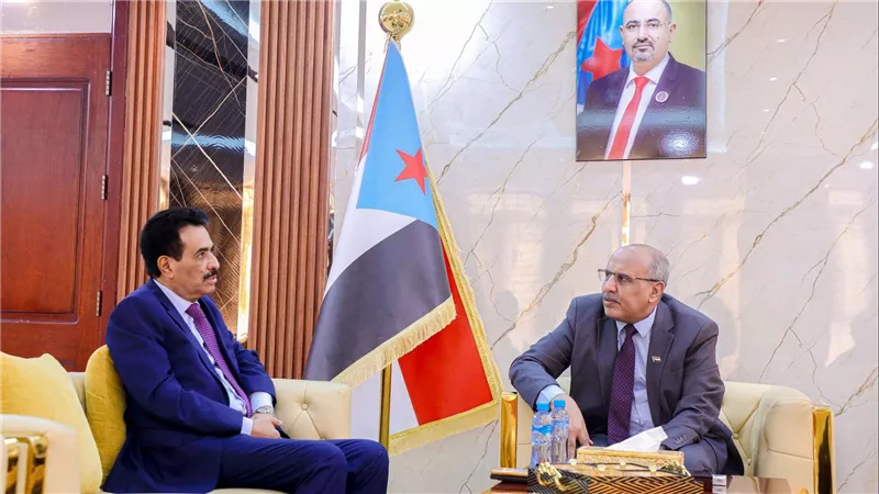 الكثيري يلتقي السفير سالم بلفقيه المُعيّن حديثاً سفيراً لبلادنا لدى جمهورية إندونيسيا 