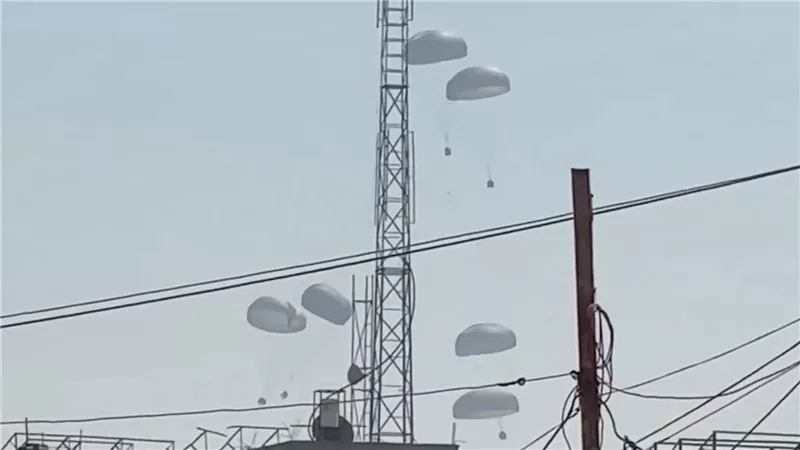إنزال جوي للمساعدات للأردن والإمارات في غزة