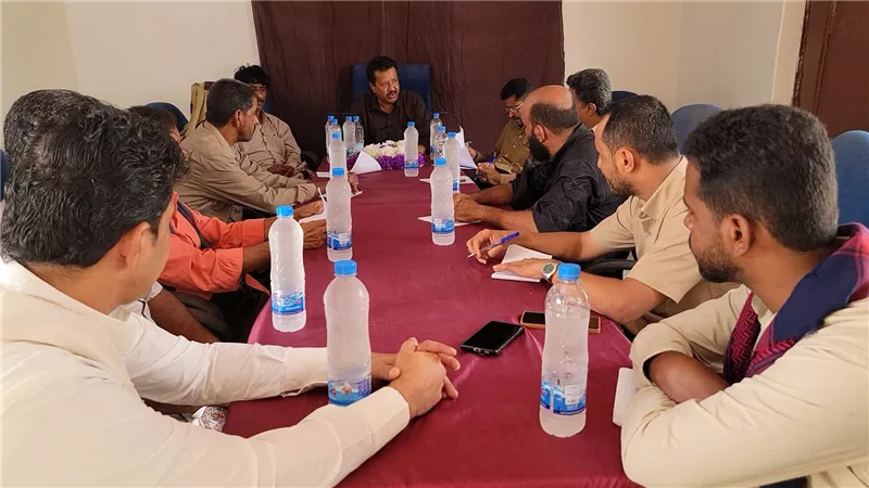 تنفيذي رضوم يناقش تقرير الصحة ويطالب دعم مستشفى المديرية وإنشاء مركز لغسيل الكلى