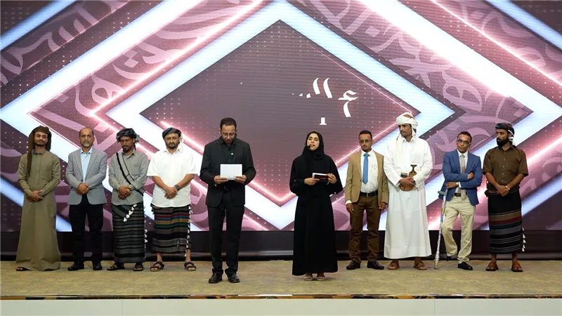 تأهل 8 شعراء إلى المرحلة ما قبل النهائية في مسابقة أمير الشعراء