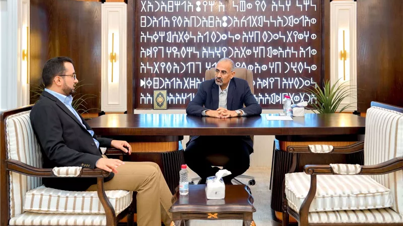 الرئيس الزُبيدي يطّلع على جهود الهيئة العامة للأراضي ويشدد على إنجاز الإصلاحات الإدارية والقانونية والفنية