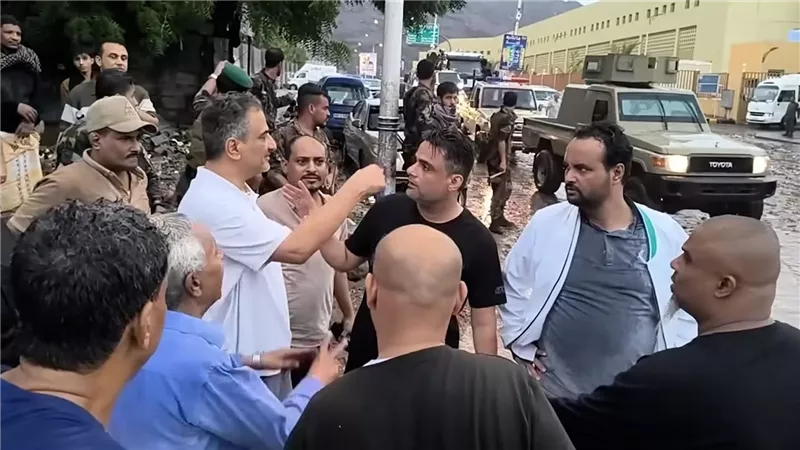 لملس يتفقد مديريات عدن المتأثرة بالمنخفض ويوجه بعلاج المصابين على نفقة السلطة المحلية