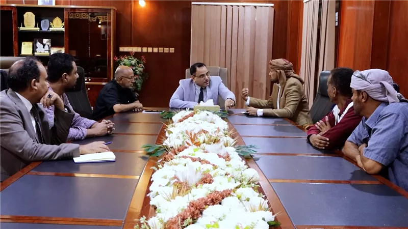 الوزير السقطري يناقش قضايا القطاع السمكي في محافظة شبوة
