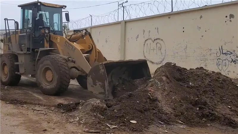 السلطة المحلية بالتواهي تواصل إزالة آثار المنخفض الجوي
