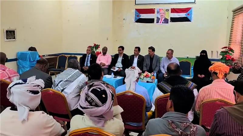 فريق التوجيه والرقابة الرئاسي يلتقي أعضاء الاستشاري بمحافظة سقطرى