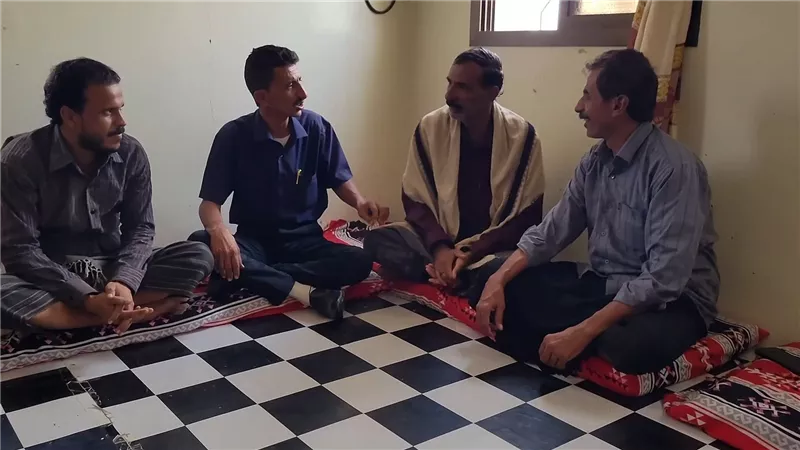 انتقالي شبوة يتفقد عدد من أسر الشهداء والجرحى والمعاقين بالمحافظة