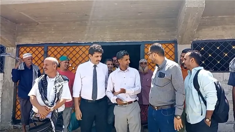 تسليم عشب ملعب الصمود الرياضي بمحافظة الضالع