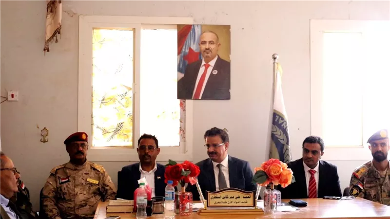فريق التوجيه والرقابة الرئاسي يبحث تعزيز جاهزية اللواء الأول مشاة بحري بسقطرى