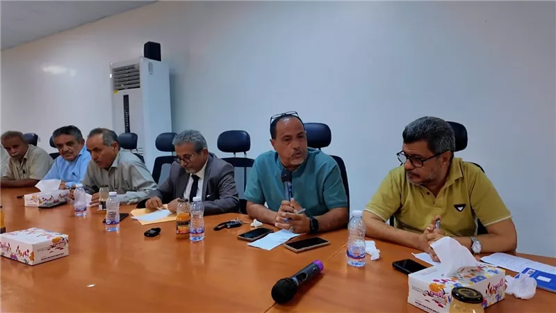 المكونات السياسية بشبوة تؤكد دعمها الكامل للسلطة المحلية بقيادة المحافظ بن الوزير