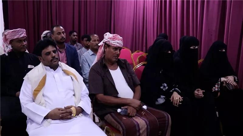بحضور الفريق الرئاسي.. تسليم جوائز الرئيس للطالبات المتفوقات من المهرة