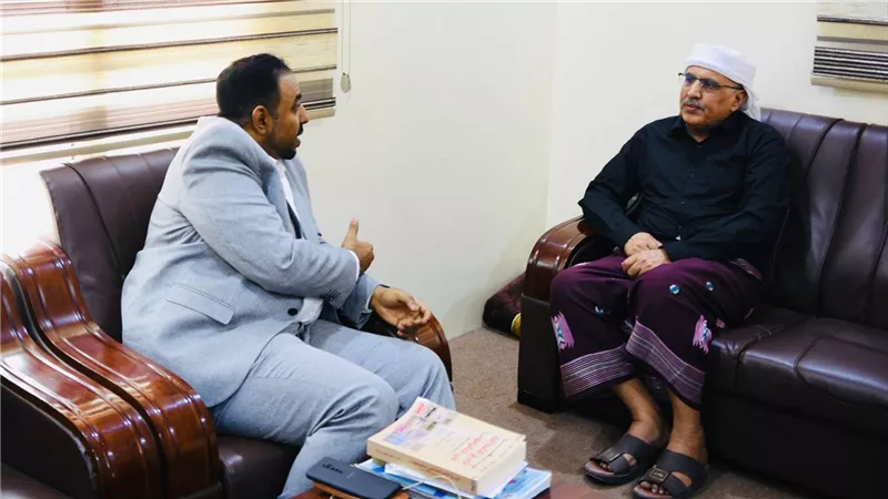 الكثيري يؤكد دعم الانتقالي لتطوير منظومة النقل البحري ويشيد بجهود هيئة الشؤون البحرية بالمكلا