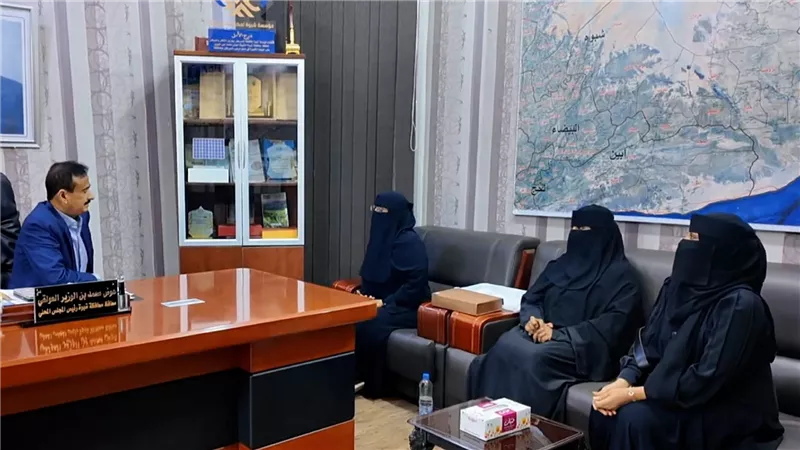 محافظ شبوة يؤكد دعمه مبادرات تمكين المرأة تنمويًا