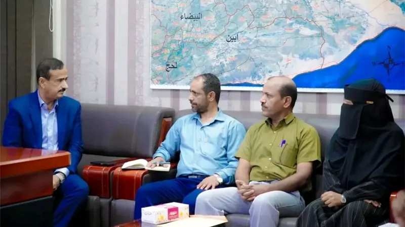 محافظ شبوة يؤكد أهمية تفعيل الشراكة مع المنظمات الدولية