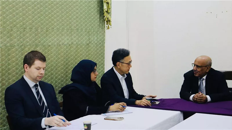 الكثيري يبحث مع وفد المبعوث الأممي مستجدات العملية السياسية وجهود إحلال السلام في بلادنا
