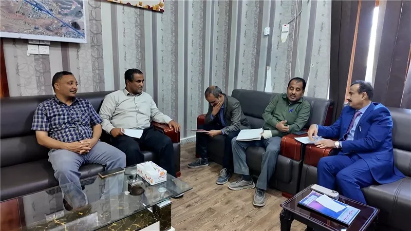 محافظ شبوة يشدد على تنظيم استثمارات المياه والحد من الحفر العشوائي