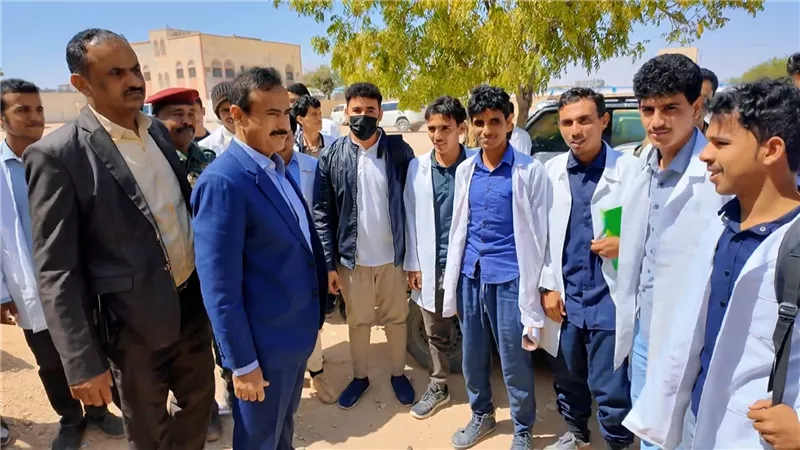 محافظ شبوة يشيد بمعهد أمين ناشر ويدعم تطويره