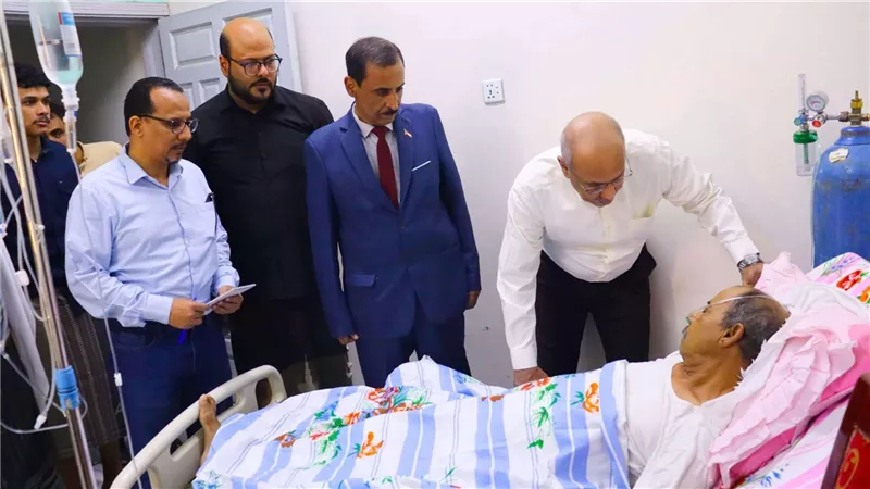رئيس الجمعية الوطنية يطمئن على صحة الشاعر ثابت السعدي