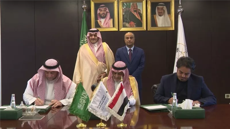 رئيس الوزراء يشهد توقيع مذكرة تفاهم لتنفيذ مشاريع طاقة تنموية