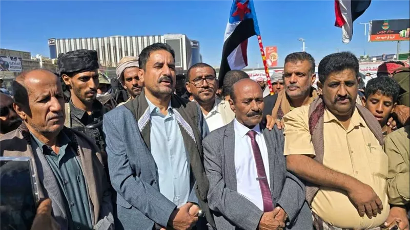 فريق التوجيه والرقابة الرئاسي يطّلع على أوضاع المعتصمين بمدينة عتق