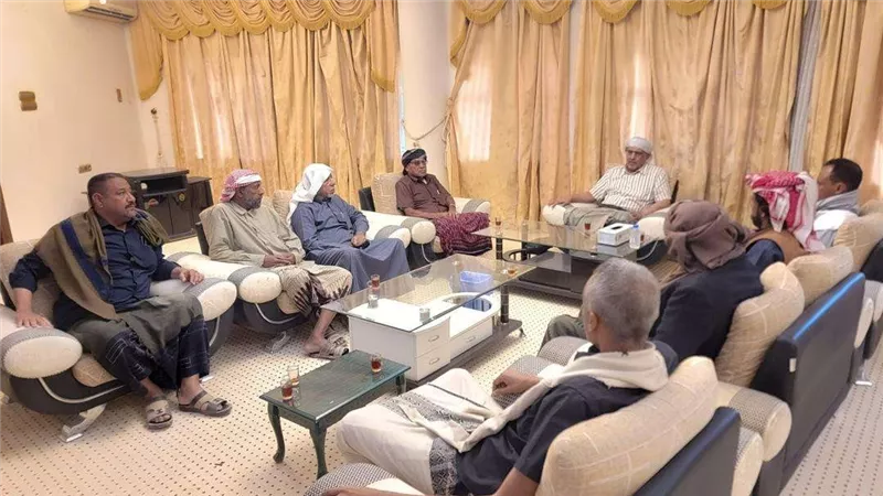 رئيس الجمعية الوطنية يستقبل عددا من مشايخ وأعيان قبيلة آل بن سحاق