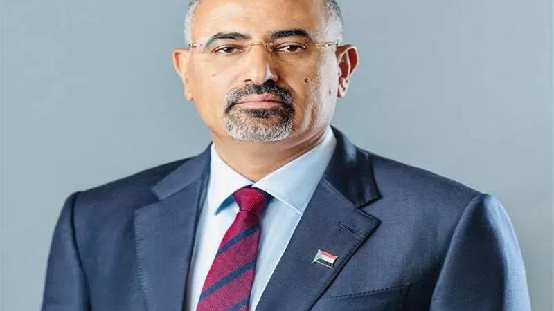 الرئيس الزُبيدي يهنئ ملك البحرين باليوم الوطني