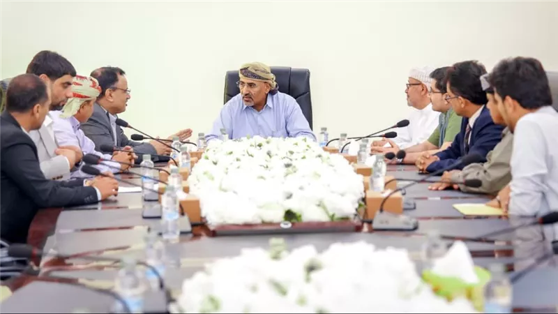 الرئيس الزُبيدي يطّلع على جهود تطبيع الأوضاع وتثبيت دعائم الاستقرار بالمهرة وسقطرى
