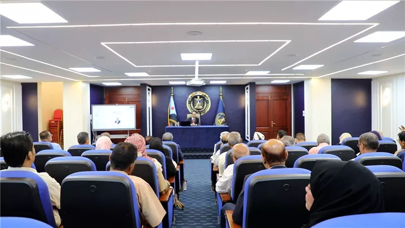 محاضرة متخصصة بالجمعية الوطنية تناقش مهارات القيادة وبناء الدولة