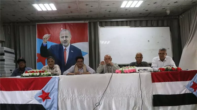 انتقالي الضالع يعقد اجتماعًا موسعًا لمناقشة ترتيبات الوقفة الاحتجاجية ويؤكد توحيد الجهود لإنجاح التصعيد الشعبي