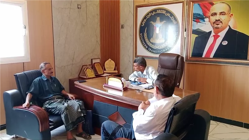 انتقالي لحج يناقش ترتيبات الوقفة الاحتجاجية المزمع اقامتها غدا بالعاصمة عدن