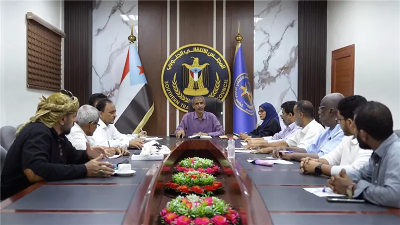 انتقالي العاصمة عدن يناقش مع رؤساء المديريات خطط التصعيد الشعبي وآليات تنفيذها